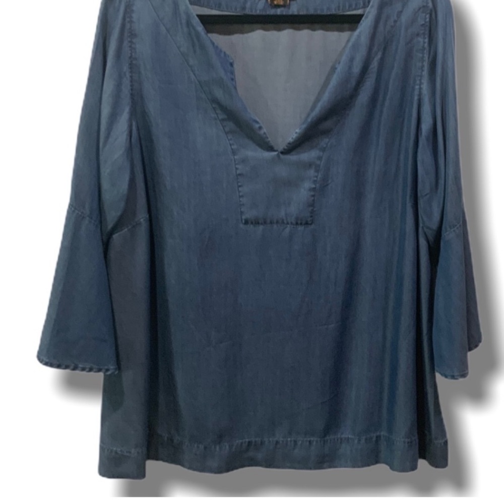 Love & Legend - Bell Sleeved Chambray Top